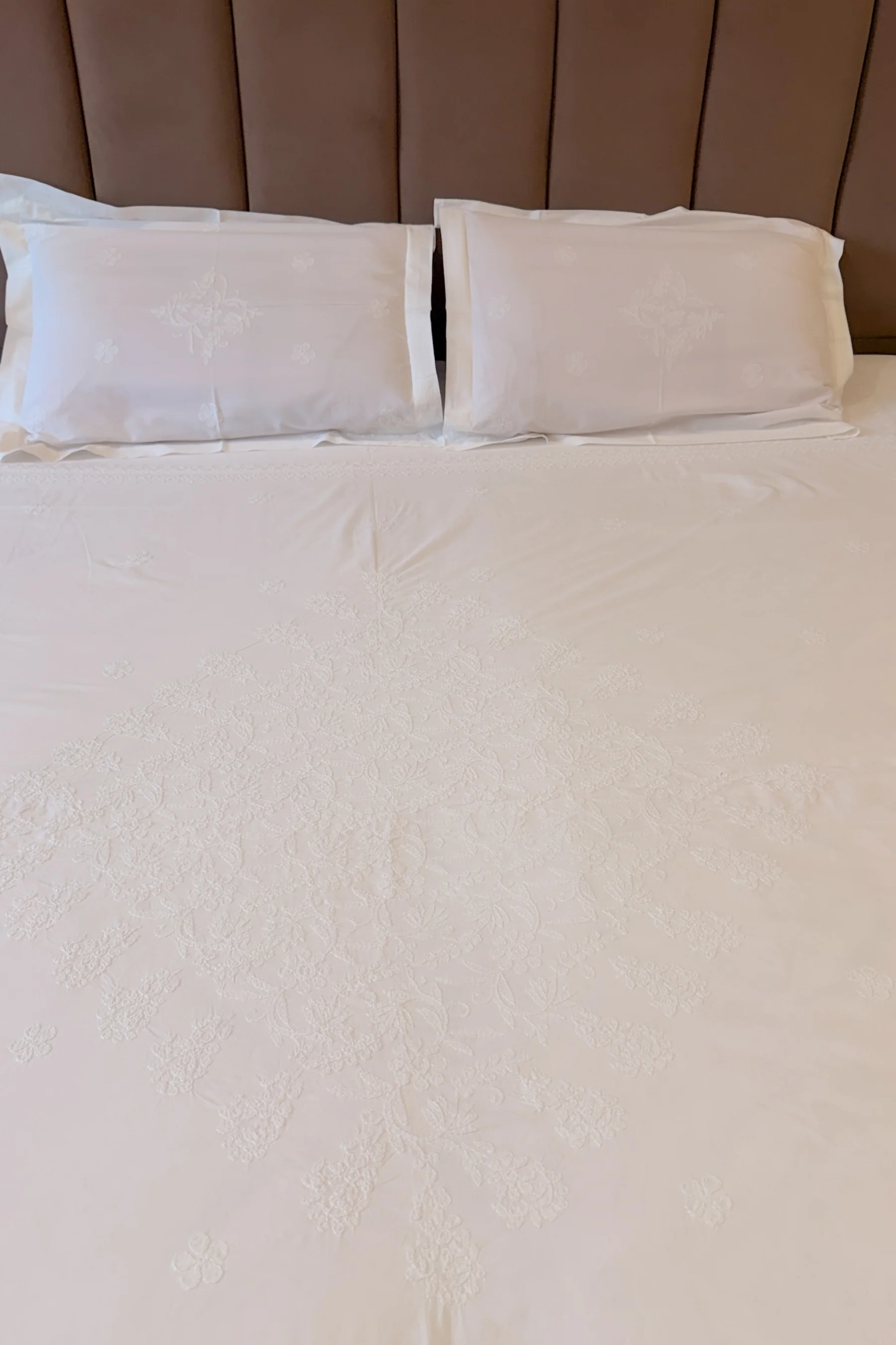 Arsh Hand Embroidered Chikankari Bedsheet with Pillow Covers - Image 8