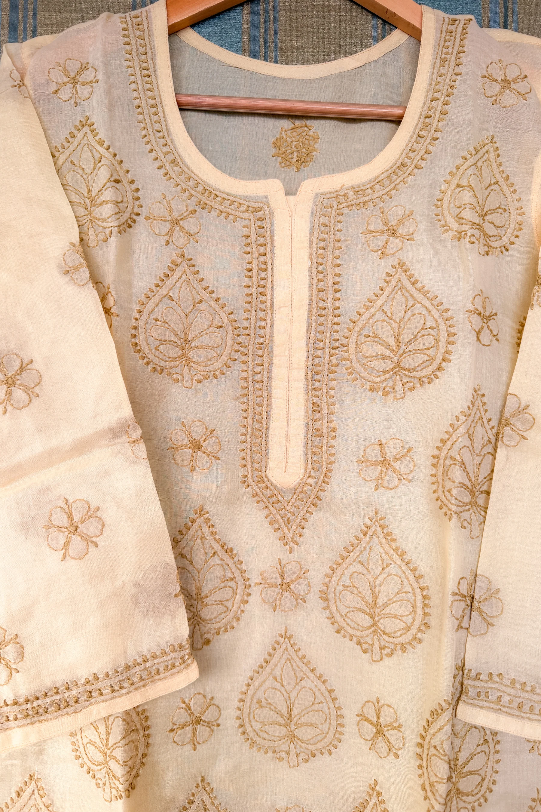 Arsh Handcrafted Booti Boota Jaal Pure Cotton Kurti - Image 2