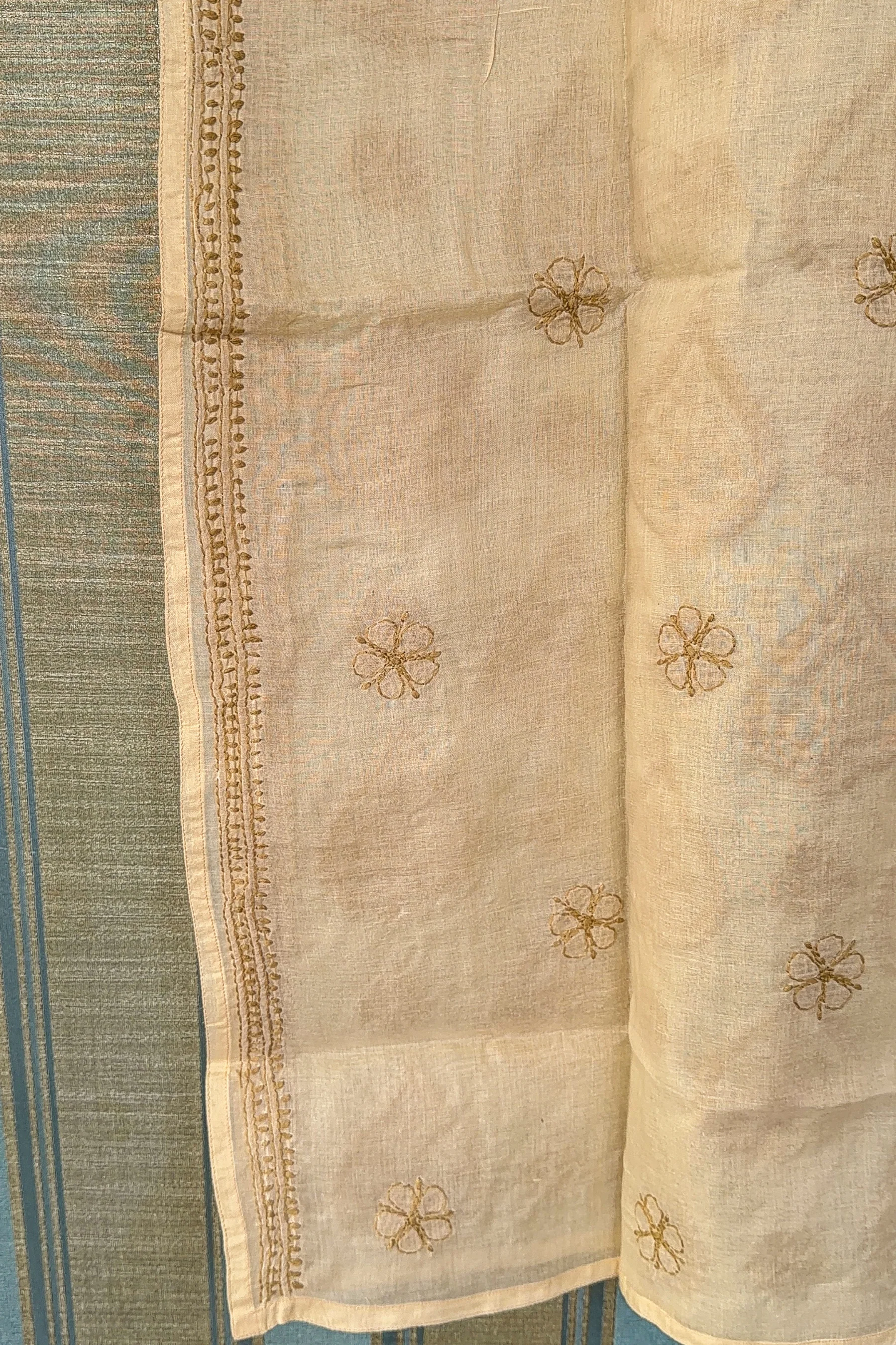 Arsh Handcrafted Booti Boota Jaal Pure Cotton Kurti - Image 5