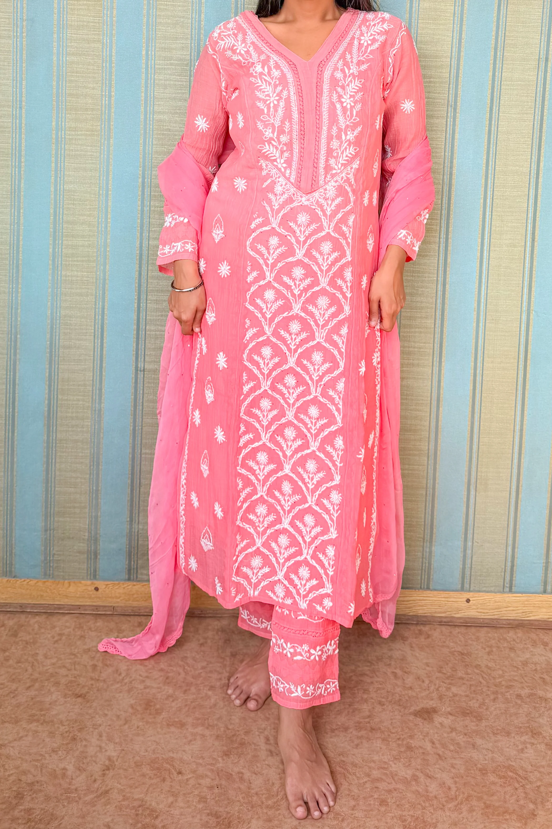 Arsh Handcrafted Kurti, Pant and Dupatta 3 pc Mul Chanderi Chikan Set