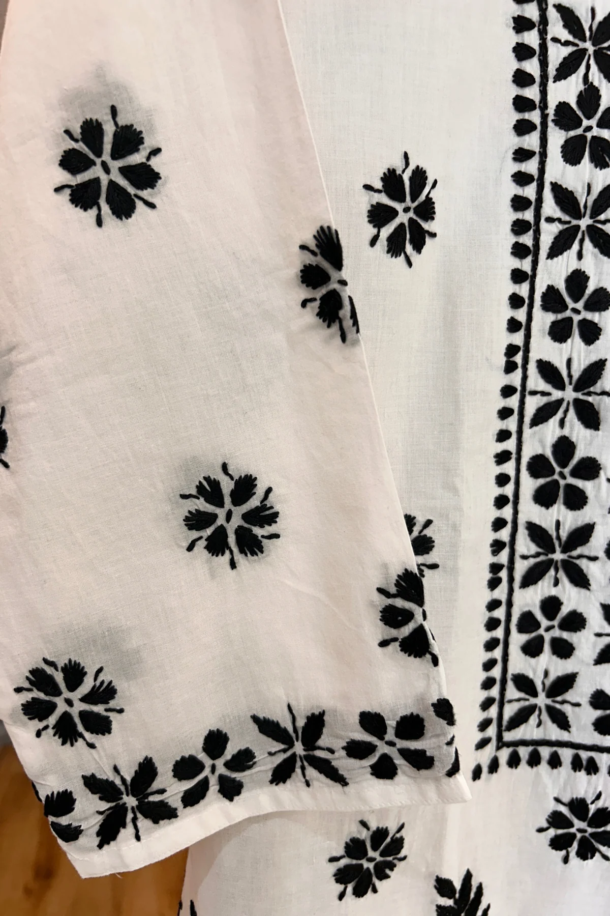 Arsh Handcrafted Mul Cotton White Cotton Kurti - Image 3