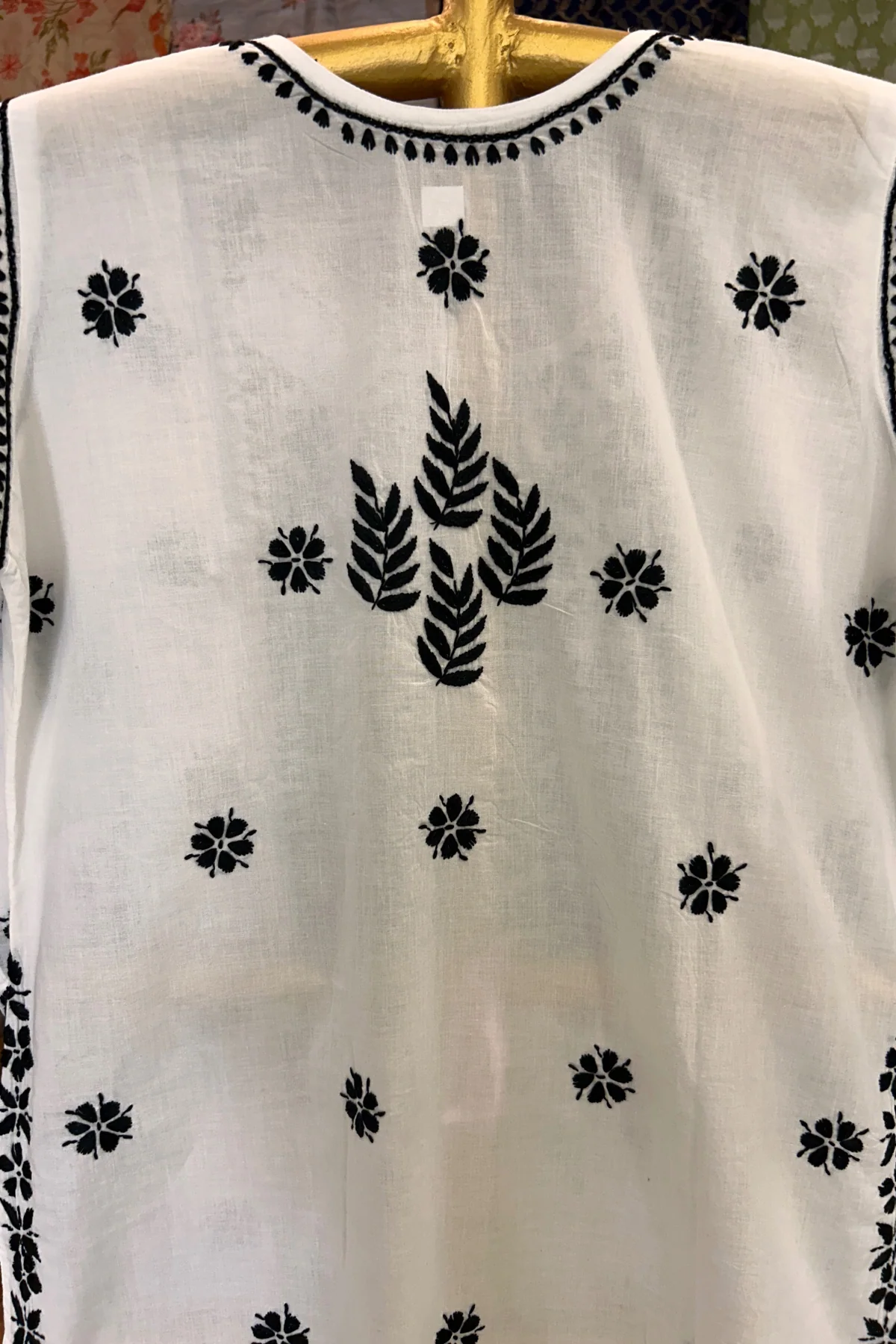 Arsh Handcrafted Mul Cotton White Cotton Kurti - Image 4