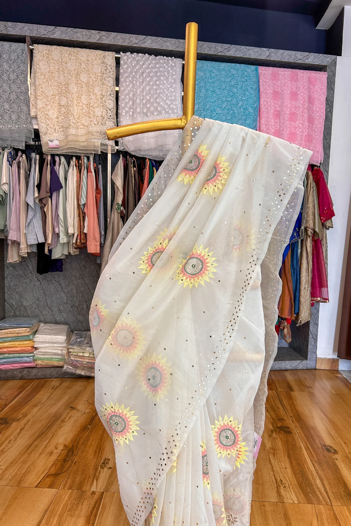 Arsh Handcrafted Pure Organza White Chikankari Saree - Image 2