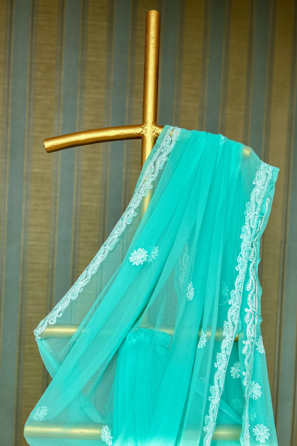 Arsh Handcrafted Semi Georgette Heavy Palla Turquoise Chikan Embroidered Saree - Image 2