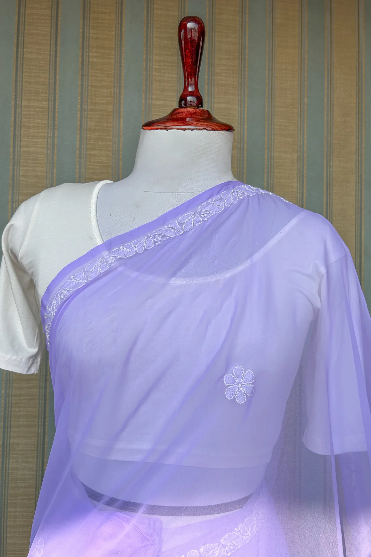 Arsh Handcrafted Semi Georgette Heavy Palla Purple Chikan Embroidered Saree - Image 6