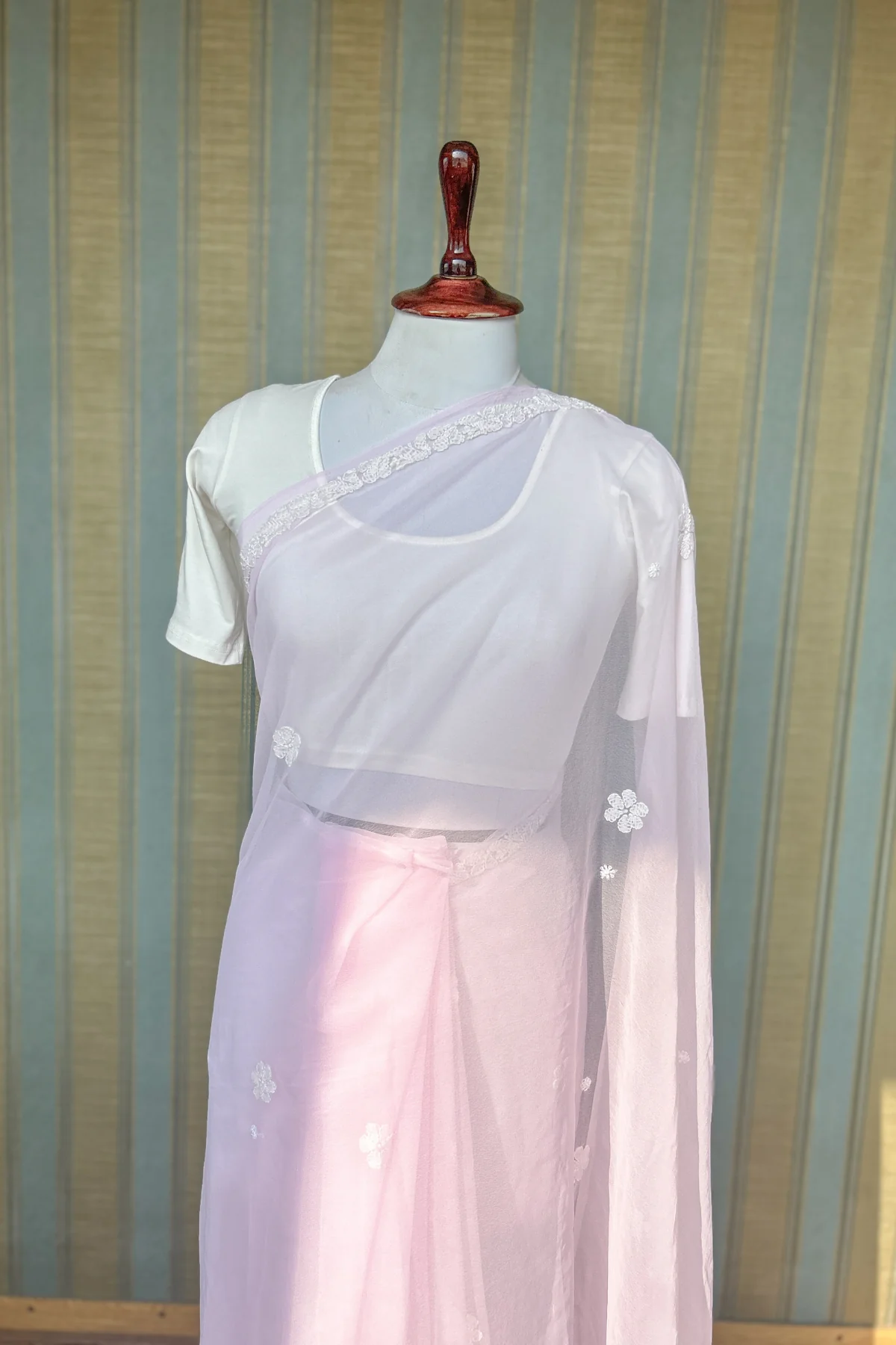 Arsh Handcrafted Semi Georgette Heavy Palla Pink Chikan Embroidered Saree - Image 3