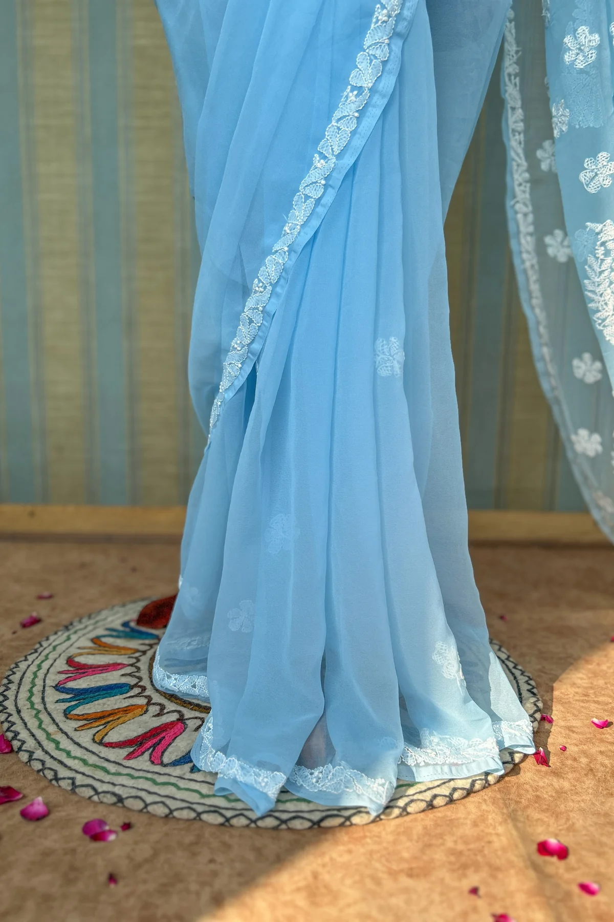 Arsh Handcrafted Semi Georgette Heavy Palla Blue Chikan Embroidered Saree - Image 5
