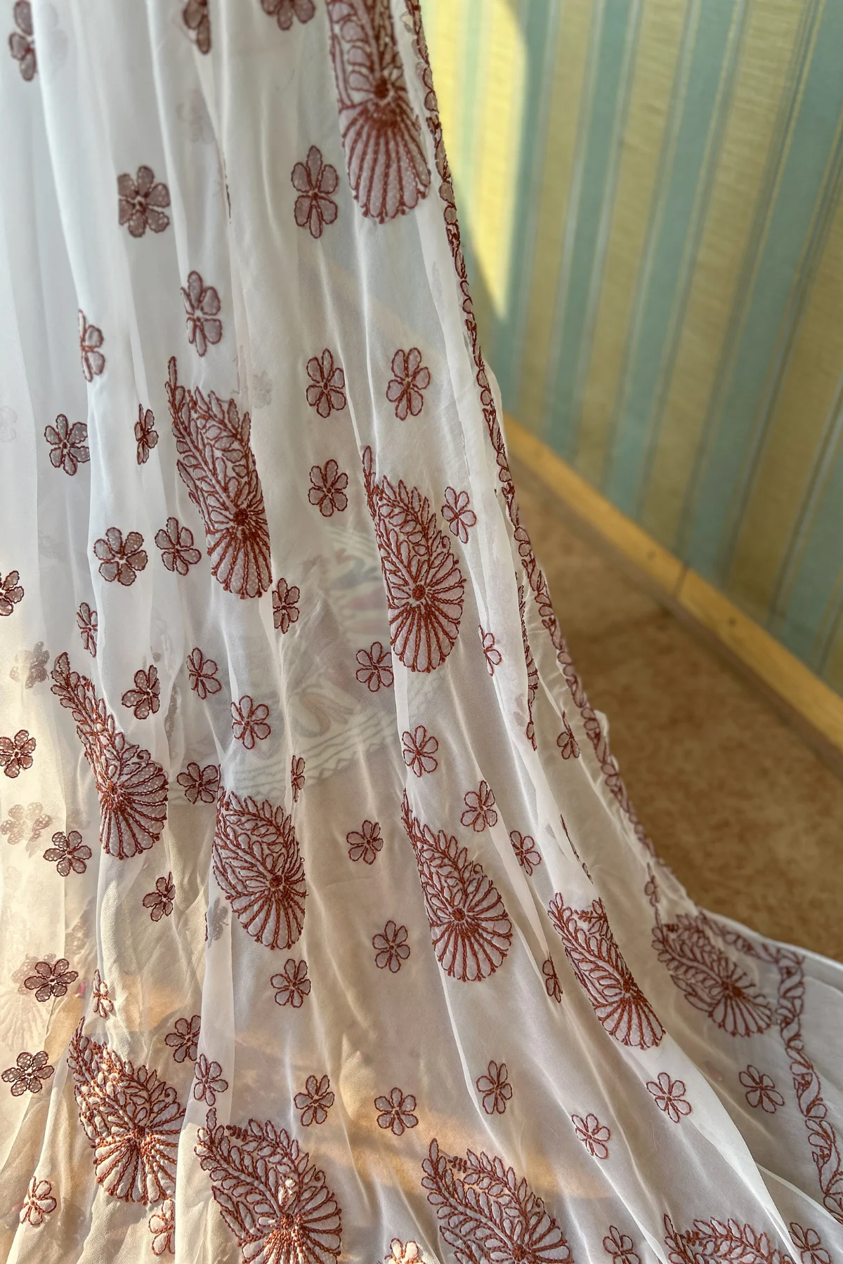 Arsh Handcrafted Semi Georgette Heavy Palla White Chikan Embroidered Saree - Image 8