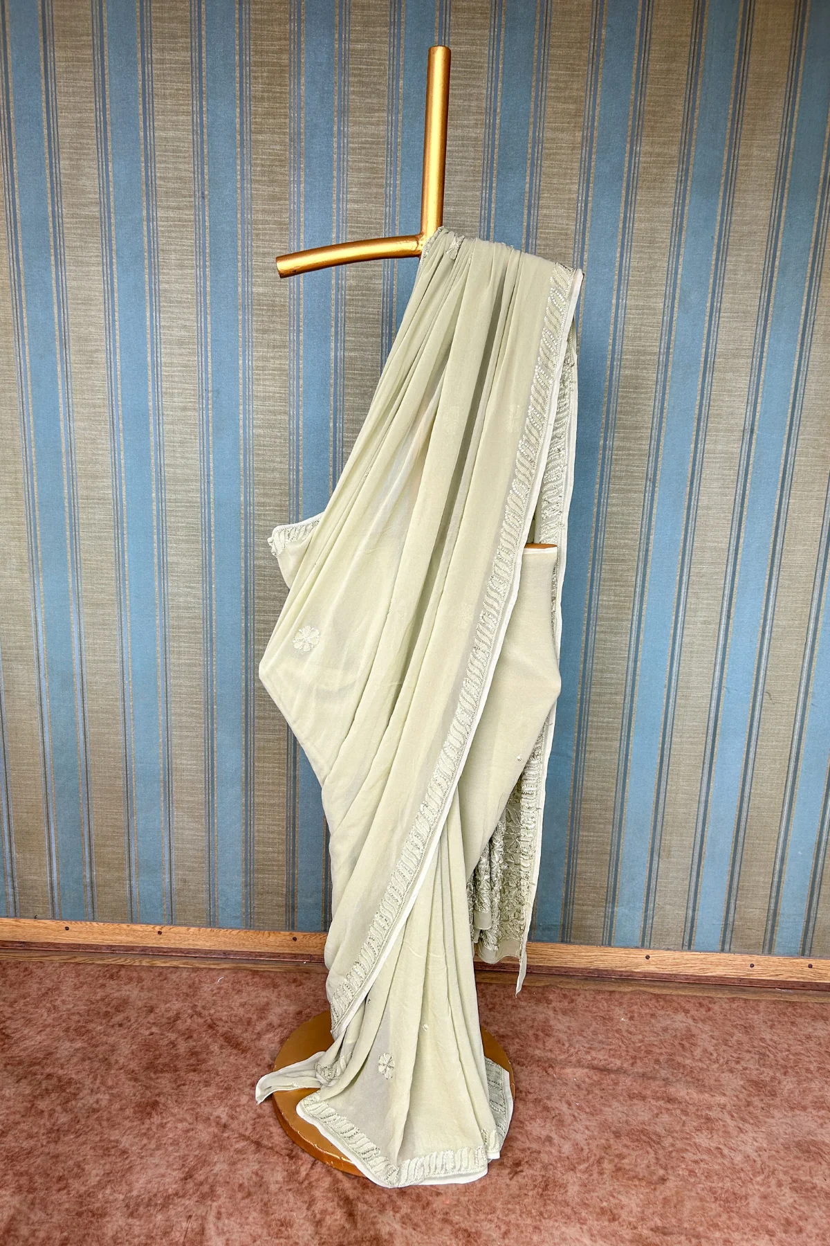 Arsh Handcrafted Pure Georgette Palla Boota Chikan Embroidered Saree - Image 2