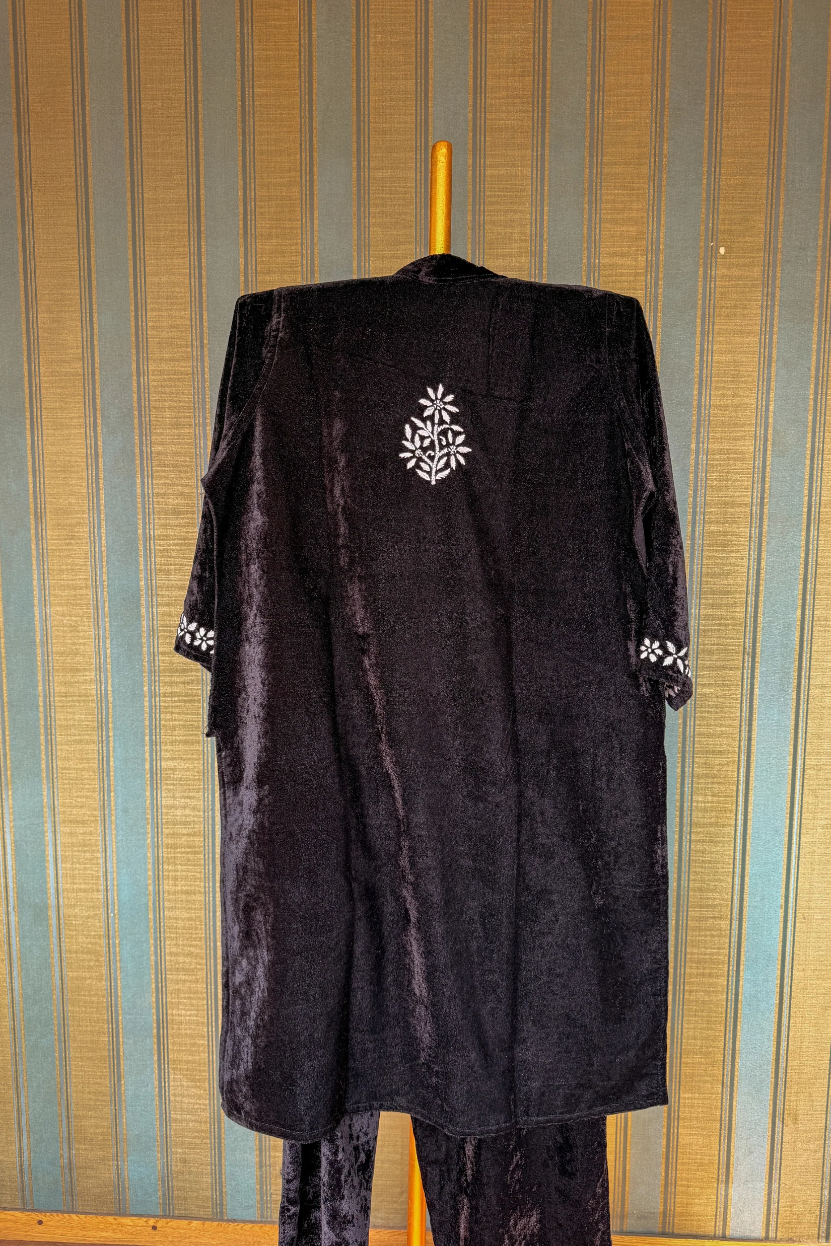 Arsh Handcrafted Velvet Chikankari Semi Stiched Coord Set - Image 2