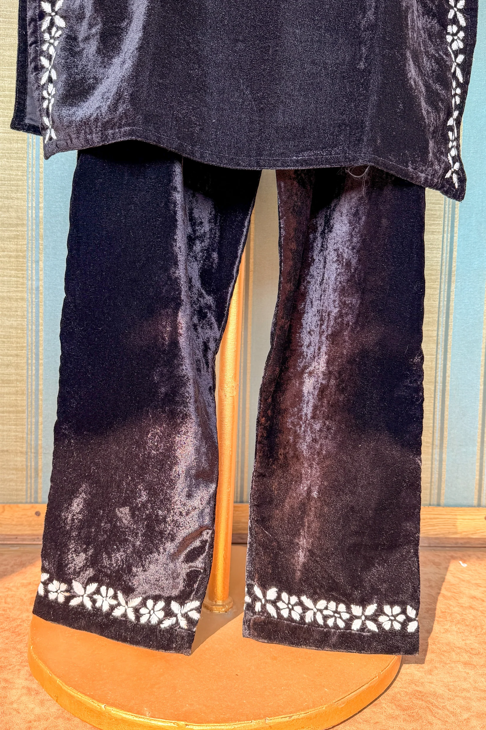 Arsh Handcrafted Velvet Chikankari Semi Stiched Coord Set - Image 5