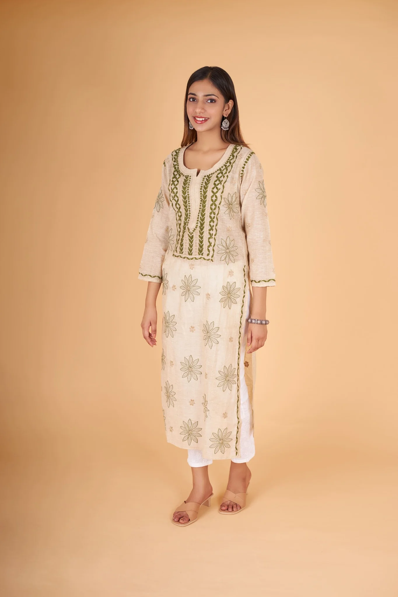 Arsh Handcrafted Gala Boota Khadi Cotton Kurti