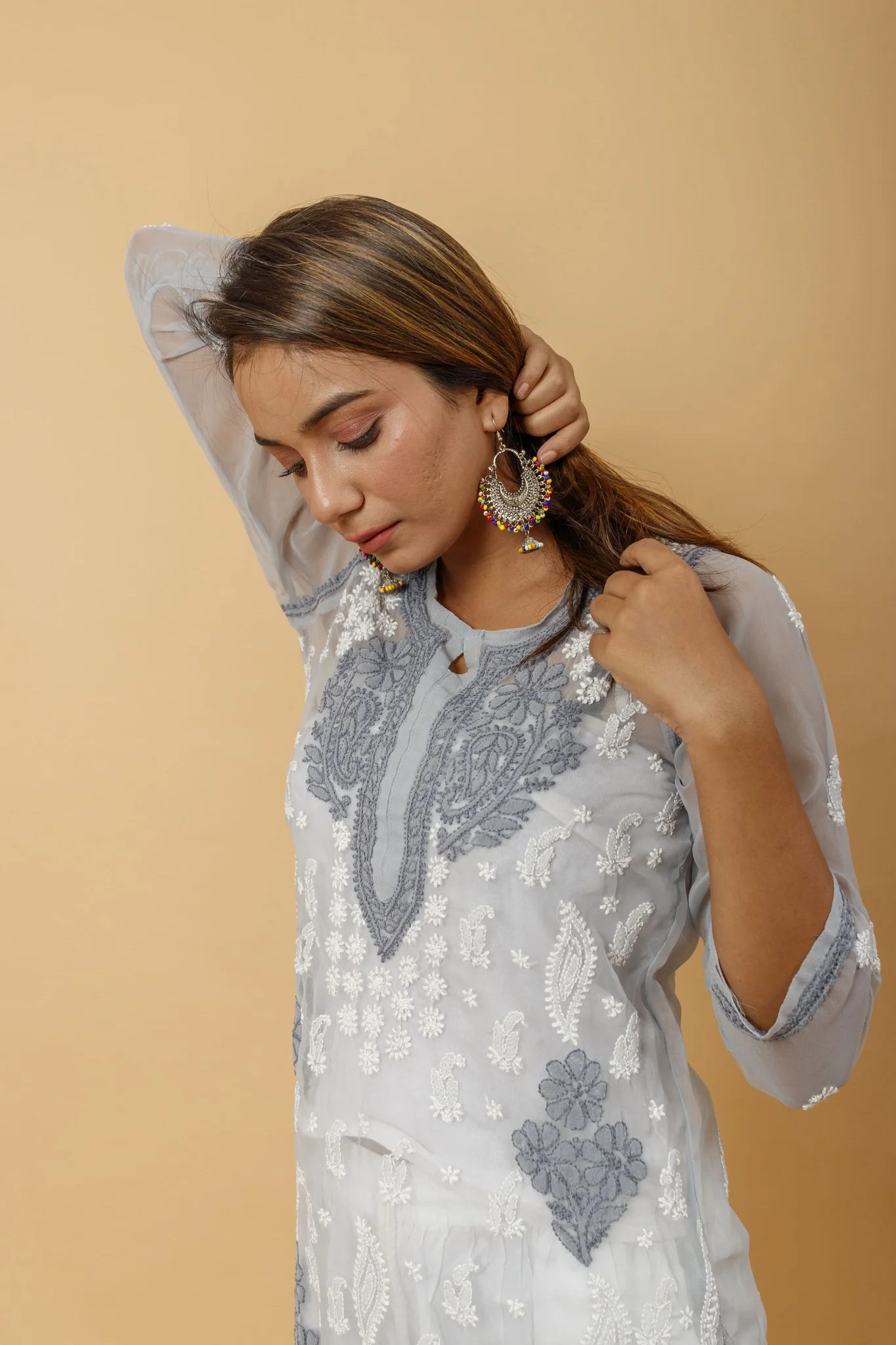 Arsh Handcrafted Grey Semi Georgette Chikan Kurti - Image 5
