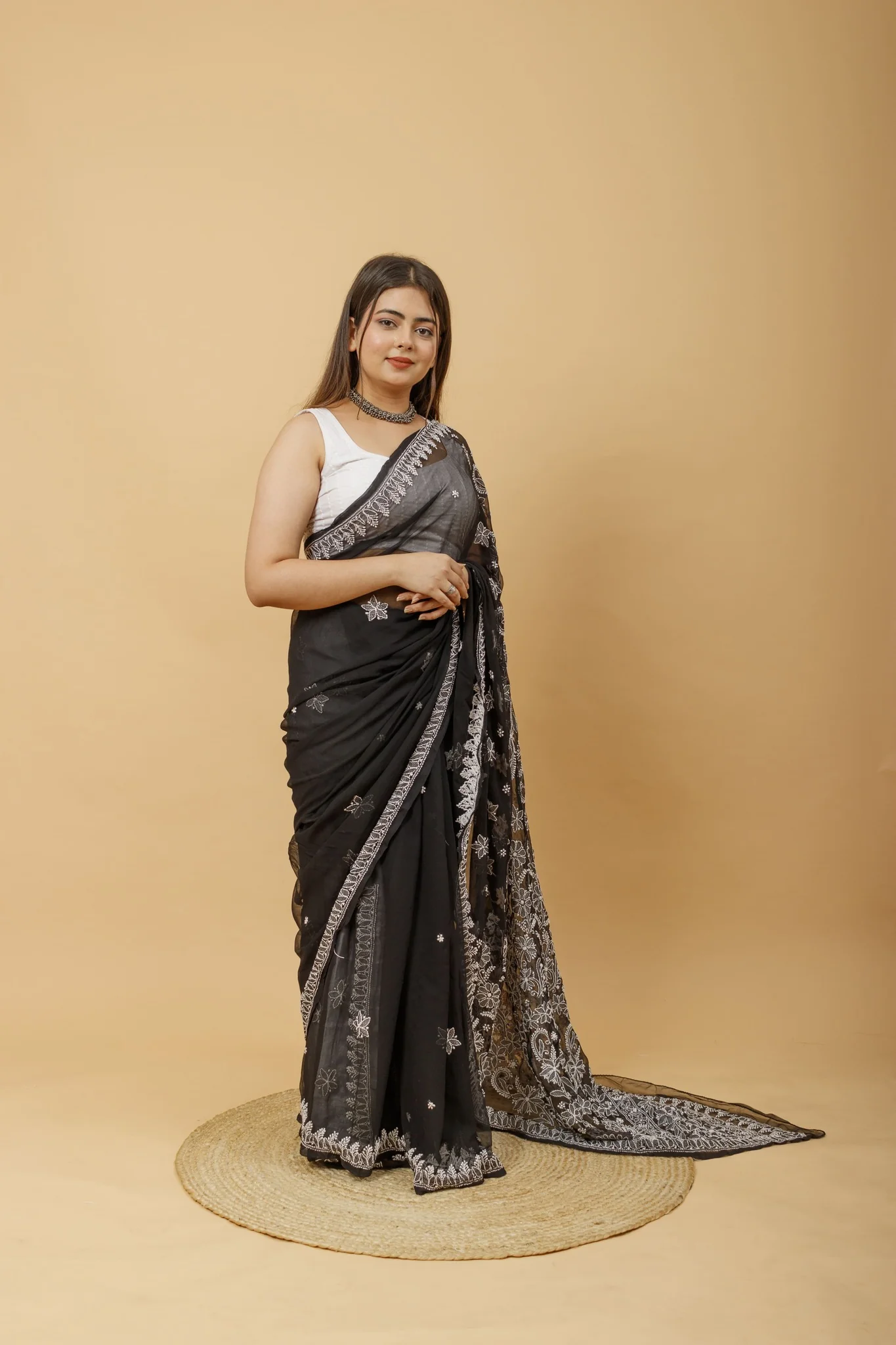 Arsh Handcrafted Semi Georgette Heavy Palla Chikan Embroidered Saree - Image 3