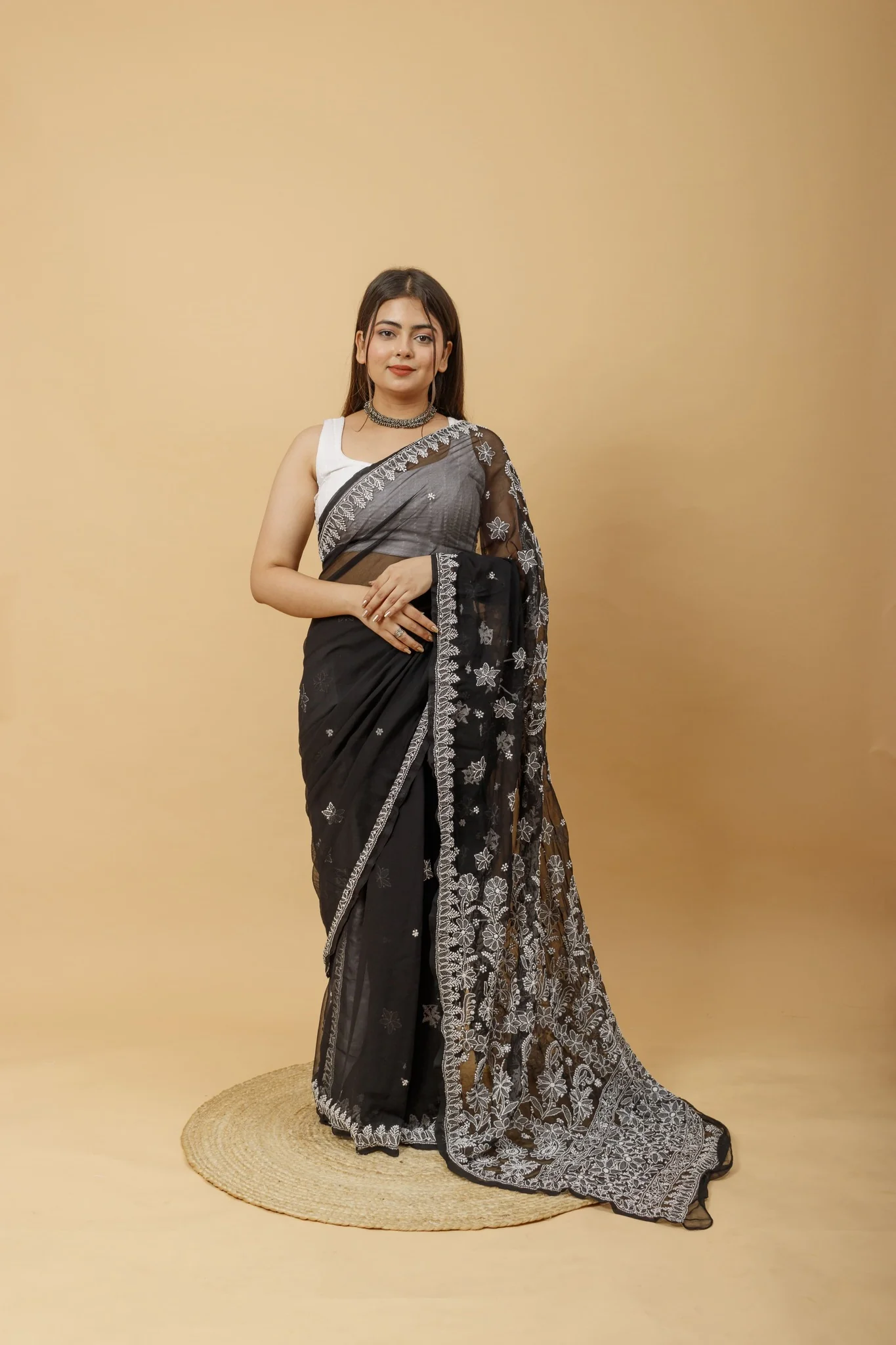 Arsh Handcrafted Semi Georgette Heavy Palla Chikan Embroidered Saree - Image 4