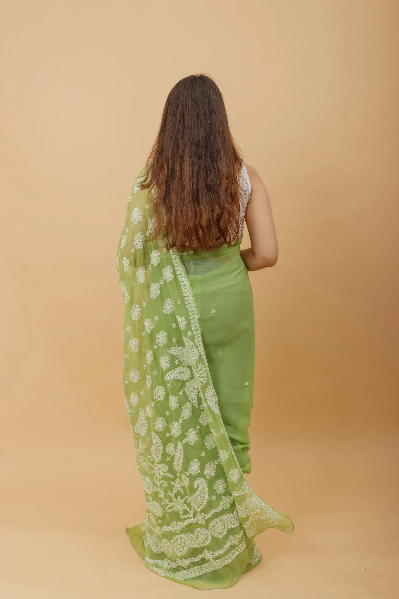 Arsh Handcrafted Semi Georgette Heavy Palla Chikan Embroidered Saree - Image 5