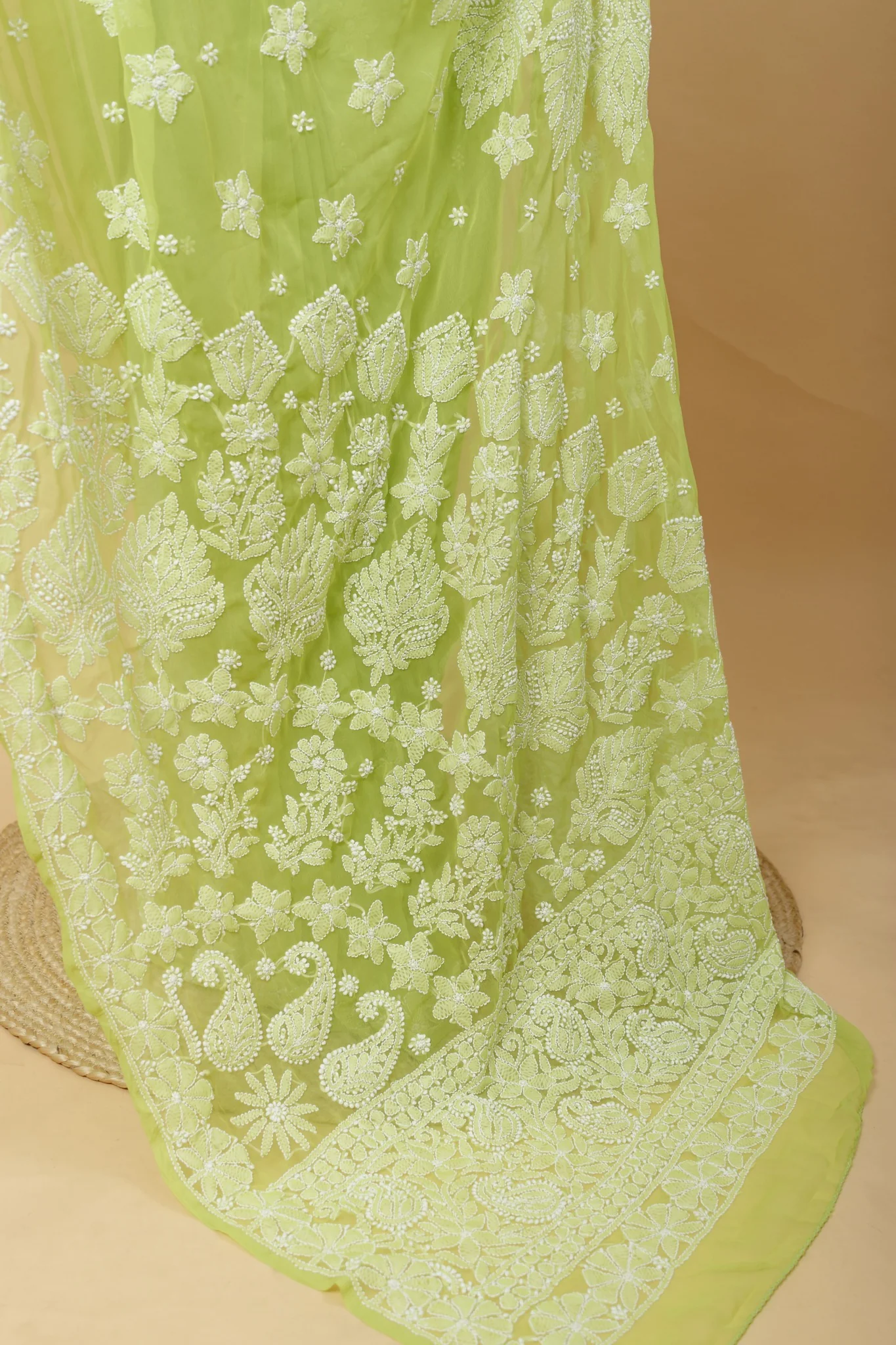 Arsh Handcrafted Semi Georgette Heavy Palla Chikan Embroidered Saree - Image 5