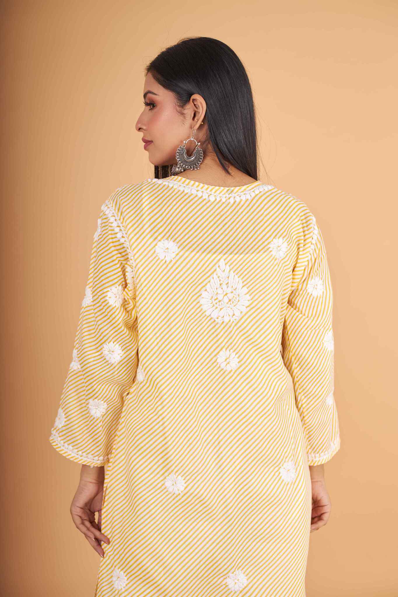 Arsh Handcrafted Leheriya Print Pure Cotton Chikan Kurti - Image 2