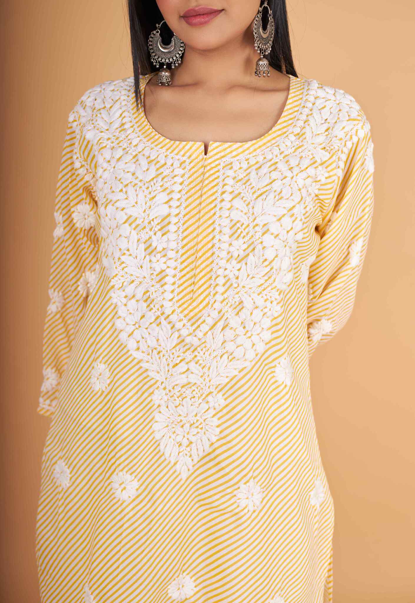 Arsh Handcrafted Leheriya Print Pure Cotton Chikan Kurti - Image 5