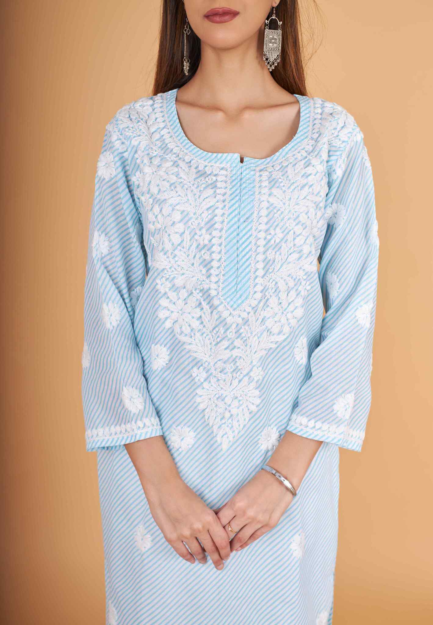 Arsh Handcrafted Leheriya Print Pure Cotton Chikan Kurti - Image 2