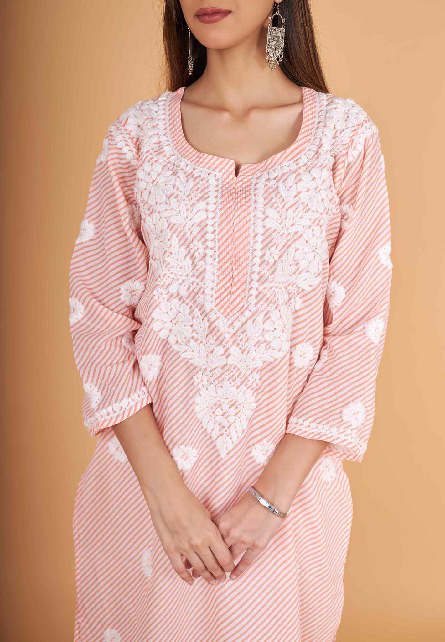 Arsh Handcrafted Leheriya Print Pure Cotton Chikan Kurti - Image 2