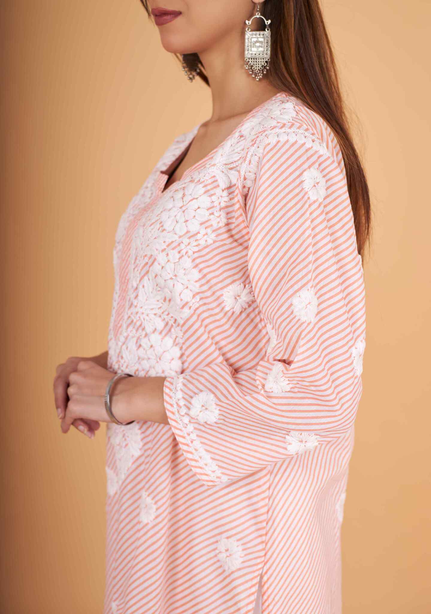 Arsh Handcrafted Leheriya Print Pure Cotton Chikan Kurti - Image 3