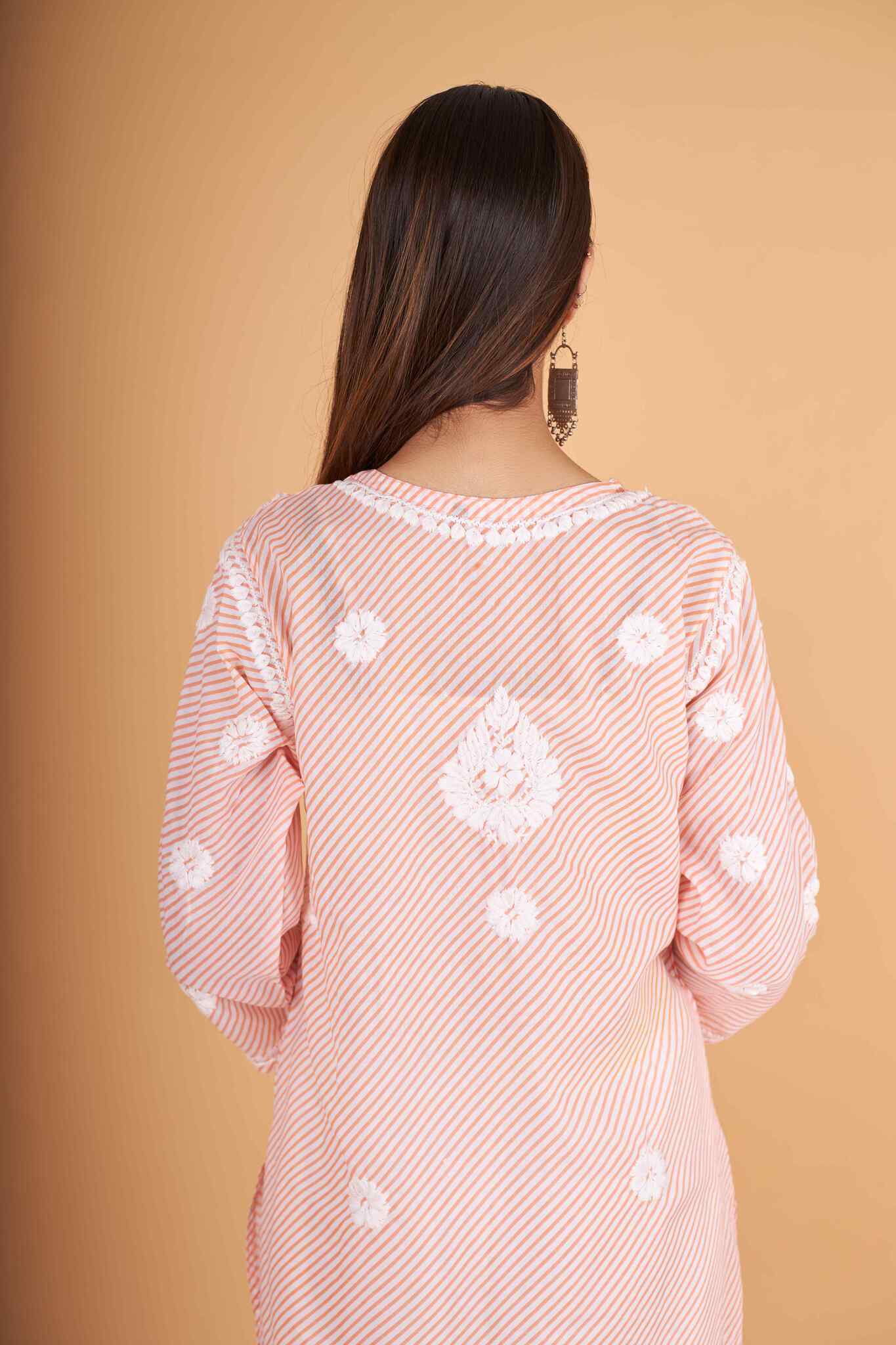 Arsh Handcrafted Leheriya Print Pure Cotton Chikan Kurti - Image 4