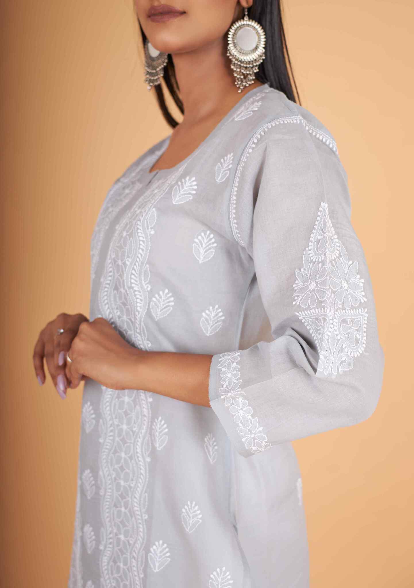 Arsh Handcrafted Grey Pure Cotton Chikan Kurti - Image 2