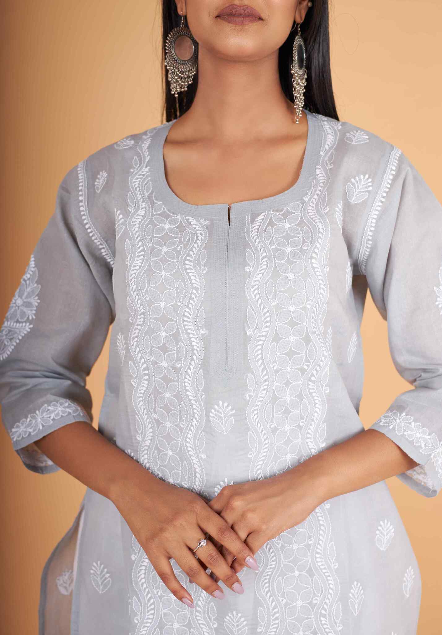 Arsh Handcrafted Grey Pure Cotton Chikan Kurti - Image 3